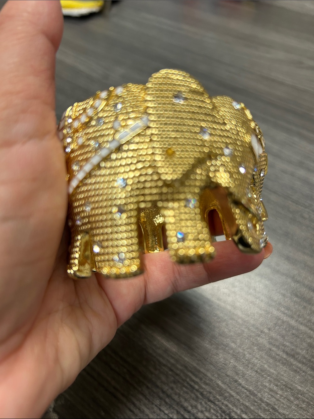Lilly Pulitzer golden elephant hinged bracelet - Picture 3 of 9